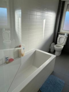 Quarto ao lado do Expor - Bicas - 1