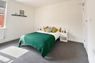 Modern 3 Bed House in Derby - FREE Parking - Hosted by Stay Host Save - Derby - 6