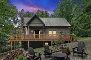 Cozy Chalet w Hot Tub Loft Fire Pit & Grill - Basye - 0