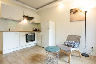 Smart Studio with Queen-Size Bed, Self Check-in - Wenen - 9