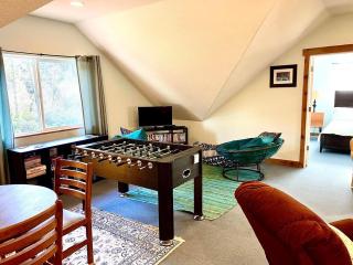 Private pet friendly beach house, steps to beach - Cloverdale - 3