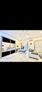 Cybersquare Vertex Tower - 4