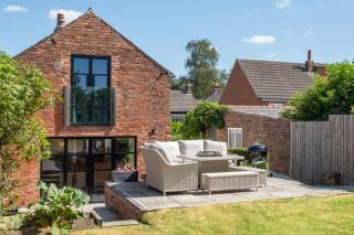 Marsh Mallow Cottage - Hot Tub Packages Available - 9