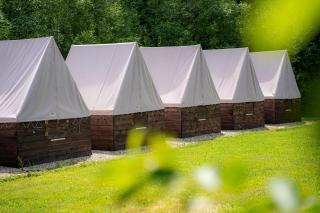 Stylový kemp pro skupinu v horách u koní - Omega - 2