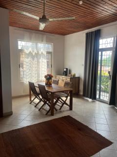 Nanas KAYA - Dar es Salaam - 0