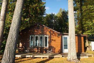 Cozy Lakefront Cottage on Black Lake - Onaway - 0