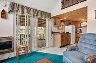 Vacation Home Rental PM C-06 - Russell - 0