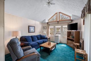 Vacation Home Rental PM C-06 - Russell - 8