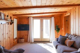 Cozy Lakefront Cottage on Black Lake - Onaway - 9