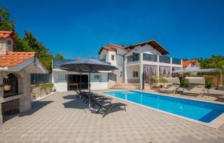 Home Sweet Home - Makarska by Villas Guide - Donji Vinjani - 0