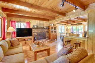 Private Mountain Retreat 8 Mi to Lake Tahoe! - South Lake Tahoe - 8