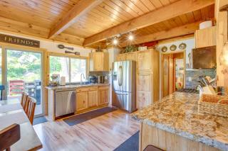 Private Mountain Retreat 8 Mi to Lake Tahoe! - South Lake Tahoe - 4