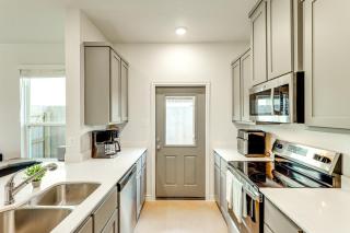 2 Mi to Downtown Temple Newly Built Townhome! - Temple - 5