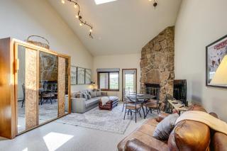 Private Balcony and Mtn Views Granby Studio! - 9