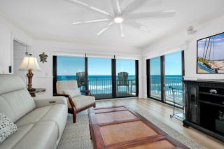 Luxury, direct oceanfront top-floor corner with wrap-around balcony and heated pool - New Smyrna Beach - 0