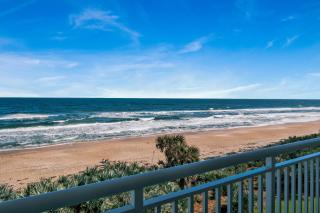 Updated direct oceanfront condo with a balcony, beachfront heated pool and beach access - New Smyrna Beach - 9