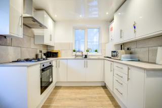 Bright & Spacious 3 Bedroom Home in Newcastle - Kenton - 9