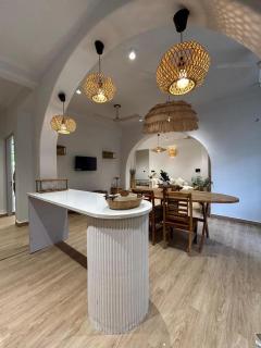 Ganga Aahana Retreat - Luxury Home Vibe & Ganga View - 7