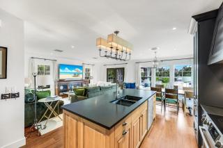 Charming Designer Cottage in Royal Harbor – A Coastal Retreat - Naples - 2