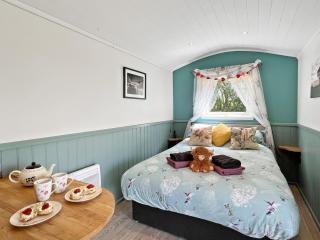 Daisy Shepherds Hut - 5