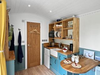 Daisy Shepherds Hut - North Molton - 3
