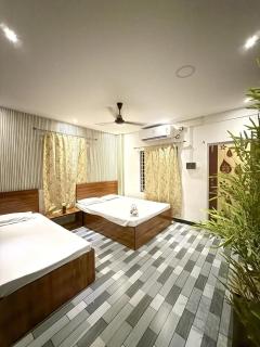 Tulip Inn - 3BHK-G AC Near Kamakhya - 3