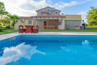 Villa Sergio, a beautiful rustic villa with a huge garden - Divšići - 9