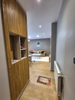 Sweet Home Hydra - Hydra - 1