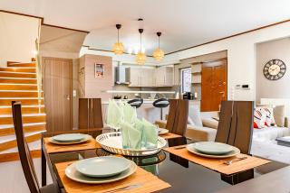 Lovehome - 4BD Villa with views-15mins to airport,10mins to MEC ΑΕ- 2mins to bus stop ,10mins to Suburban Railway on foot - Athene - 0