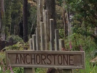 Anchorstone - Half-moon Bay - 2