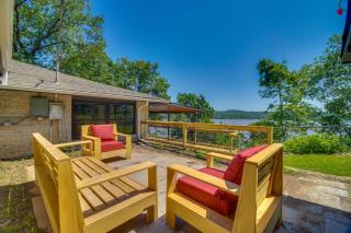 Waterfront Hot Tub - Luxe Home on Grand Lake! - Grove - 9