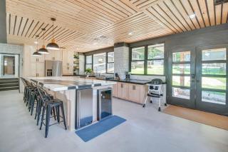 Waterfront StoneHaven at Reed Point with Swim Spa! - 9