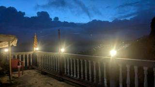 Hotel Sakura Mountain view Near Darjeeling Toy Train Station - Darjeeling - 2