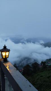 Hotel Sakura Mountain view Near Darjeeling Toy Train Station - Darjeeling - 4