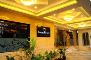Hotel Nk Grand Park Airport Hotel - Madras - 8