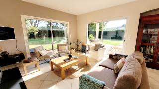 VILLA LES OLIVIERS, piscine chauffée XXL, jardin de 2500m2, ping pong, proche plage et lac - 4