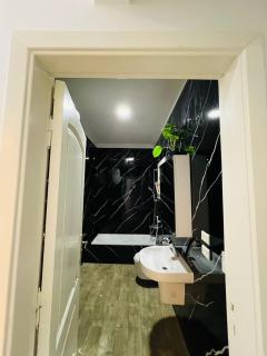 Modern Apartment Near AUC Wi-Fi and AC - 6