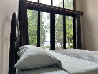 3-bedroom Lakefront Villa #9 - 6