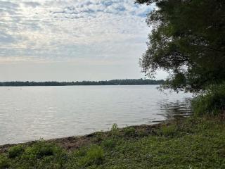 3-bedroom Lakefront Villa #9 - Lakefield - 2