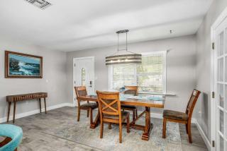 Coastal Pool Retreat - 3BR Oasis Near Downtown and Beaches - Melbourne - 6
