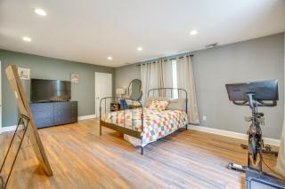 Walk to Putnam Lake Updated Home with Deck - - 1