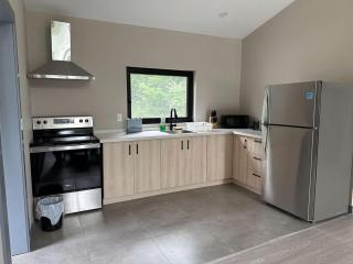 3-bedroom Lakefront Villa #6 - Lakefield - 8