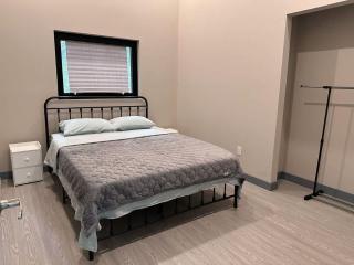 3-bedroom Lakefront Villa #6 - Lakefield - 2