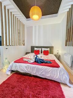 Love Room avec jacuzzi & lit King Size - Saint Etienne - 0