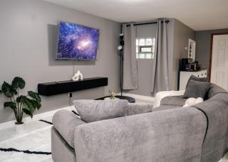 2BR Travelers Favorite Modern - Chicago - 8