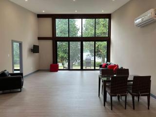 3-bedroom Lakefront Villa #7 - Lakefield - 6