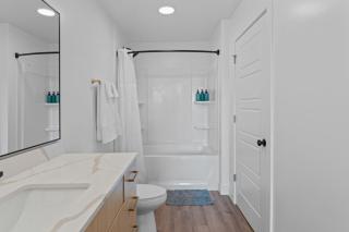 Stylish 2BR with Pool Central SLC - Great Access - 3