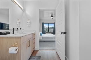 Stylish 2BR with Pool Central SLC - Great Access - 1