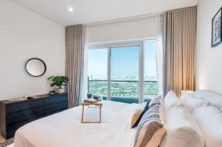 Spacious 2BR Marina Apt, Pool & Beach Access - 7