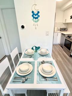 Perfect Vancouver Travel Hub for Couples or Family - 6